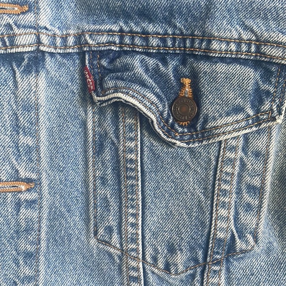 Vintage Levi’s Denim Jacket - Picture 3 of 5